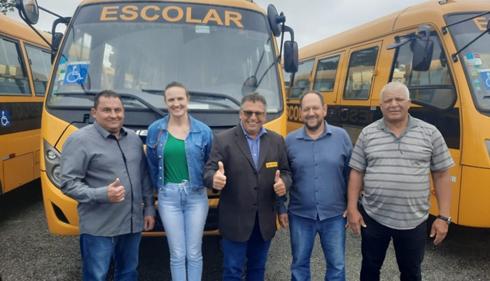 Virmond - Secretaria de Educação recebe mais um ônibus